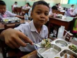 Siswa di Biak Numfor Mulai Nikmati Program Makan Bergizi Gratis