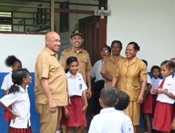 Pendidikan Berkualitas, Bupati Biak Numfor Tinjau Sekolah di Pelosok Saramom